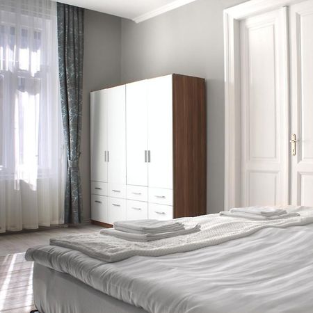 La Roberta Apartment บูดาเปสต์ ภายนอก รูปภาพ
